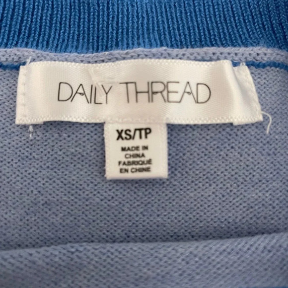 Daily Thread Short Sleeve Crew Neck Knit Sweater Duotone Blue + White Sz XS NWT - Picture 6 of 8